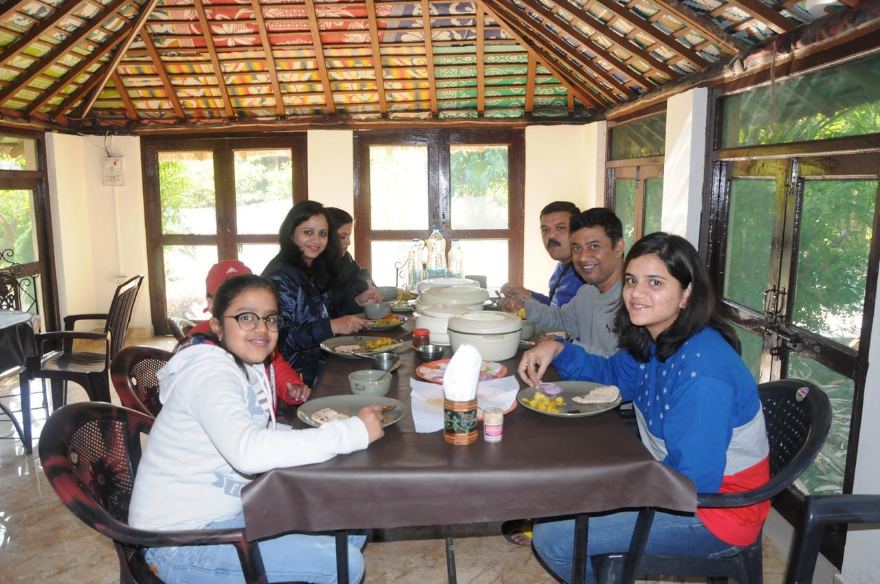 V Resorts Dudhwa Wilderness Camp Lakhimpur Esterno foto