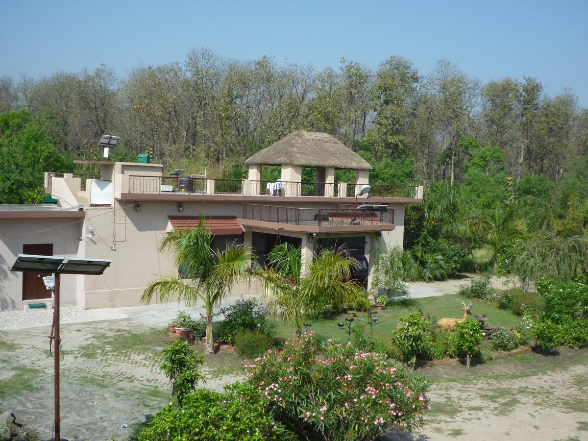 V Resorts Dudhwa Wilderness Camp Lakhimpur Esterno foto