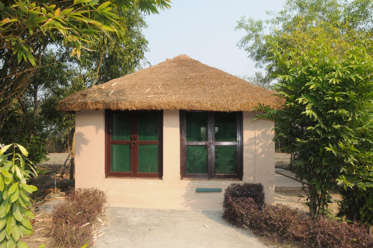 V Resorts Dudhwa Wilderness Camp Lakhimpur Esterno foto